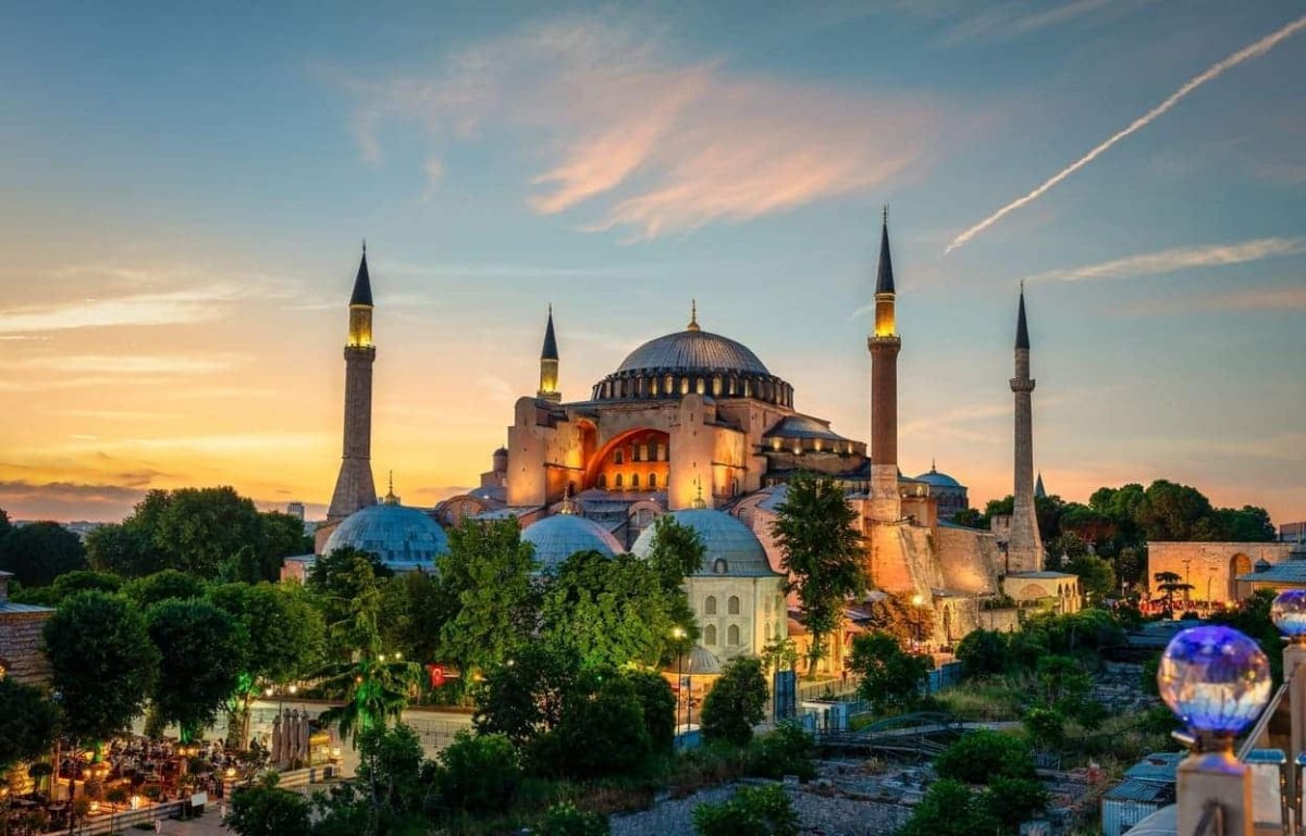 Explore Istanbul: Tickets, Tours & Tips