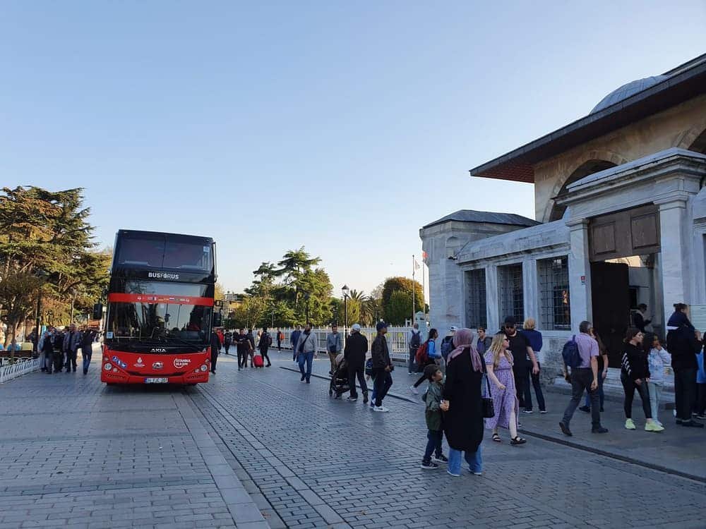 Hop-On Hop-Off Истанбул 2026 - автобусна обиколка